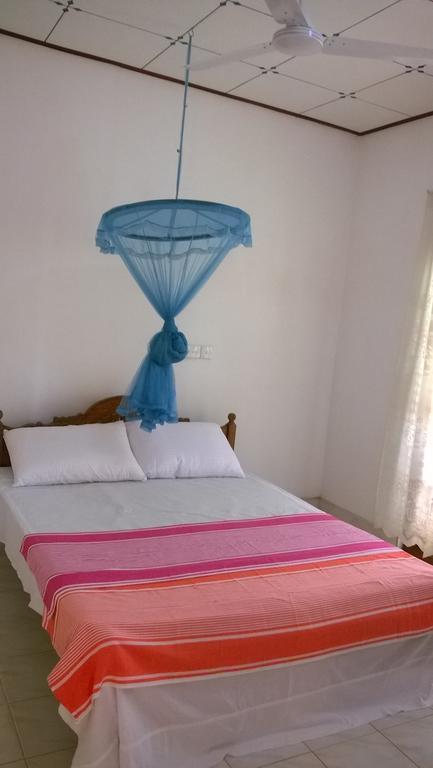 Private Beach House In Mirissa Kültér fotó