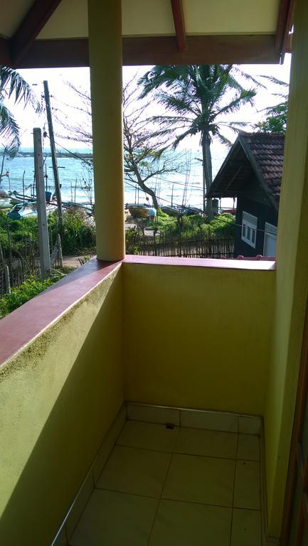 Private Beach House In Mirissa Kültér fotó